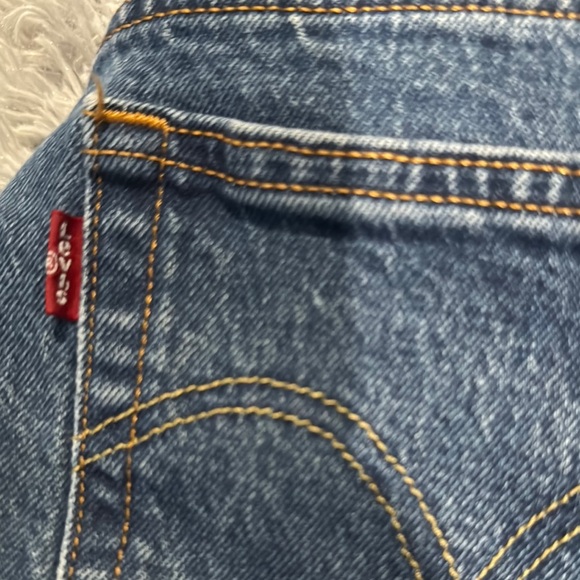 Levi's CAPRI Blue Denim Jeans with Signature Patch - Picture 3 of 12